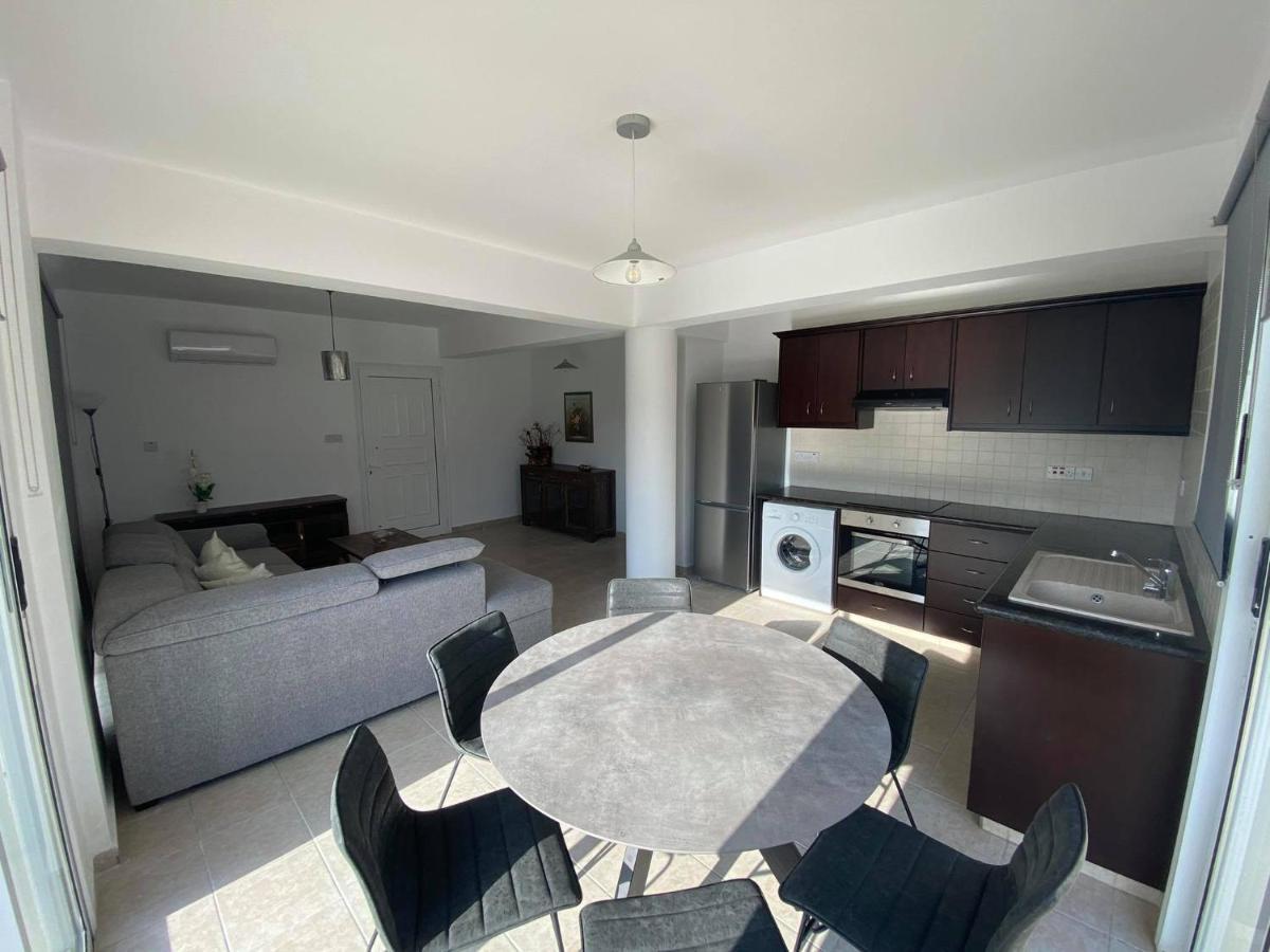Cosy Apartment In Kato Paphos With Pool Access Exterior foto